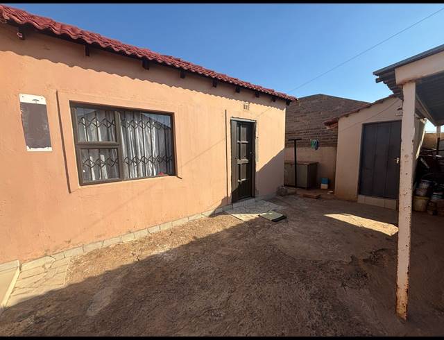 4 BEDROOM HOUSE FOR SALE IN SAVANNA CITY